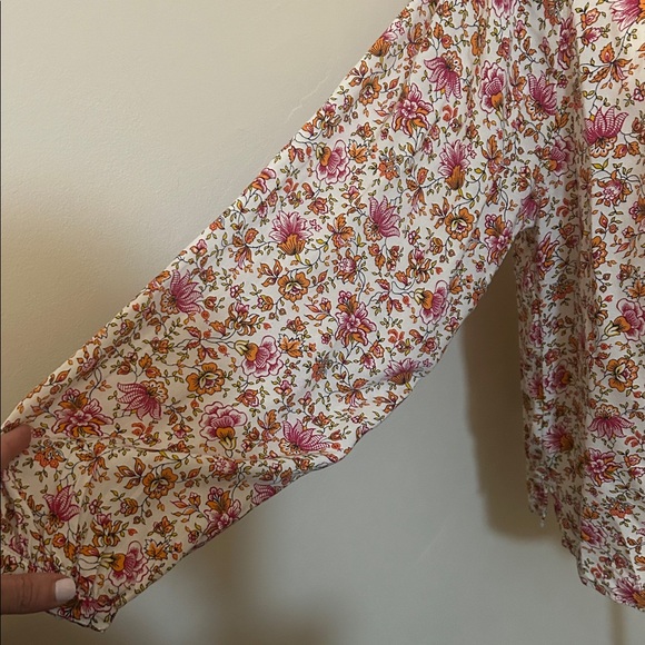 Old Navy Floral Boho Top. NWT. - Picture 7 of 14